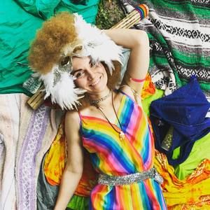 Meet your Posher, Angela